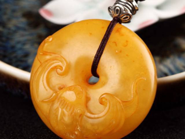 蜜蠟燃燒時冒黑煙嗎，小松來燒給你看！