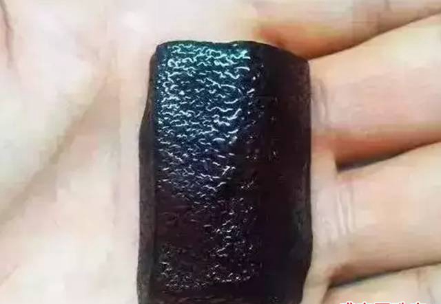 帶皮蜜蠟圖片欣賞，這樣的皮紋可別錯過！