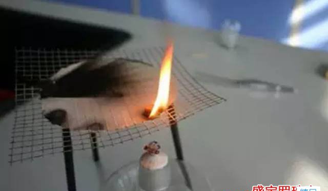 蜜蠟能用火燒嗎，給你個眼神自己體會！