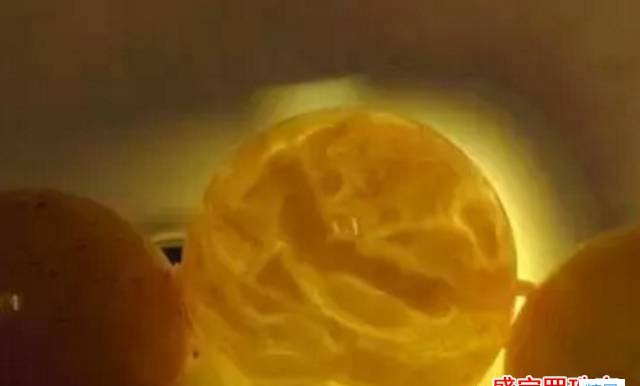 怎么鑒別二代蜜蠟，用這個方法屢試不爽！