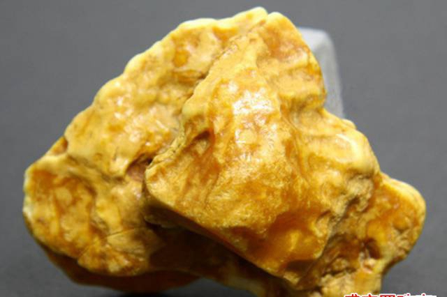 看特征判斷蜜蠟原石產地的炫技，想學嗎？