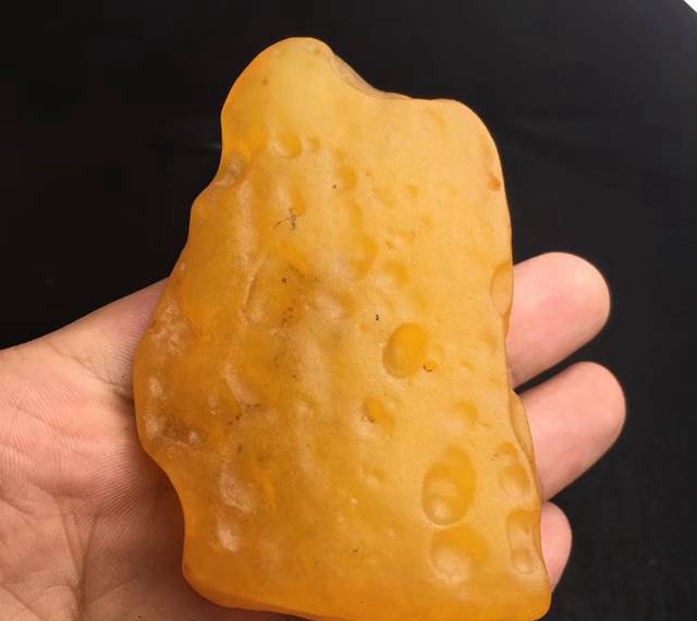 蜜蠟原石多少錢一克，原石價格上漲的罪魁禍首竟是它！