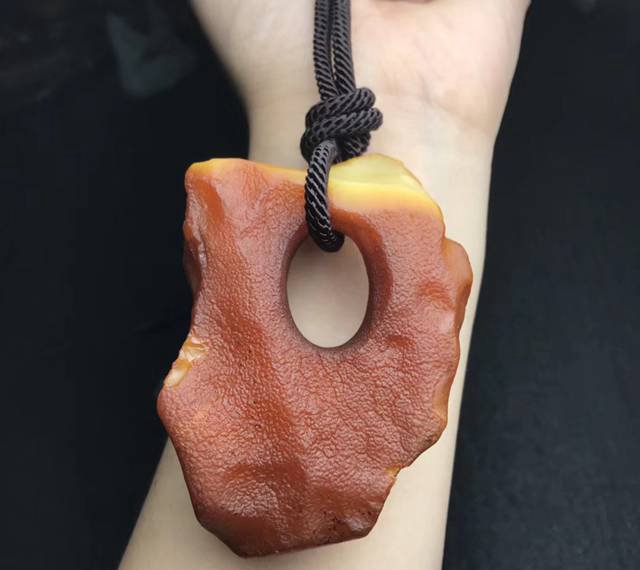 蜜蠟原石多少錢一克，原石價格上漲的罪魁禍首竟是它！