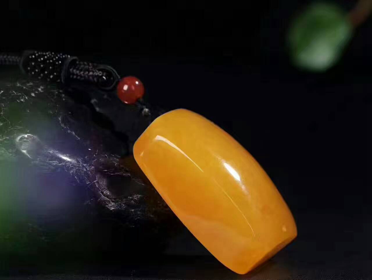 談談如何判斷雞油黃蜜蠟的價格！