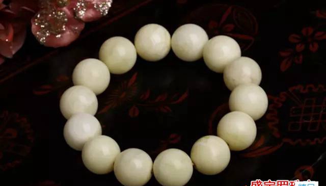 白密臘手串價格，好一個蜜蠟中的“白富美”！
