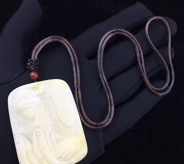 白玉與蜜蠟的價格