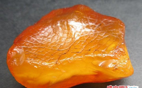 2016蜜蠟原石多少錢一克，影響原石價格的因素有哪些？