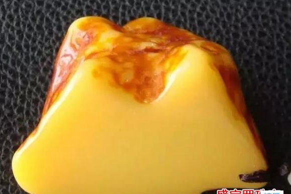 新蜜蠟原石多少錢一克，這些內幕你應該知道！