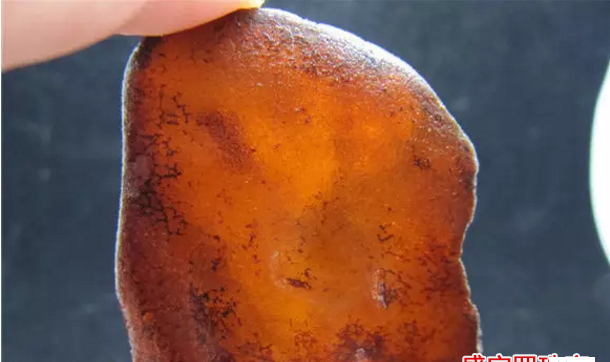 烏克蘭蜜蠟原石多少錢一克，原石質量如何？
