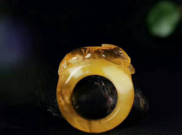 金絞蜜蠟怎么鑒別，有這兩招就夠了！