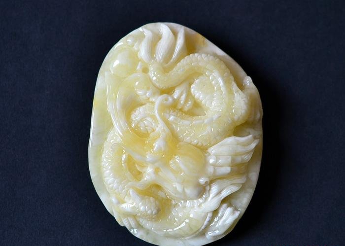 白蜜蠟為何是白色的呢？白蜜蠟價格為何這么高？你知多少？