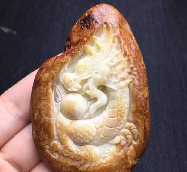 除了俄白花蜜蠟紫光燈下有熒光反應，二代壓制蜜蠟也有！