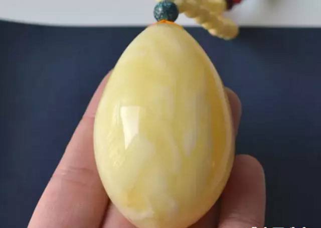 俄羅斯白花蜜蠟，第一眼就確定是對的它！