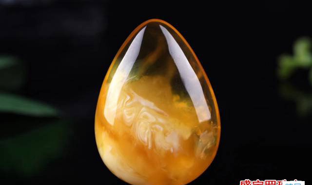 金絞蜜和蜜蠟哪個好?