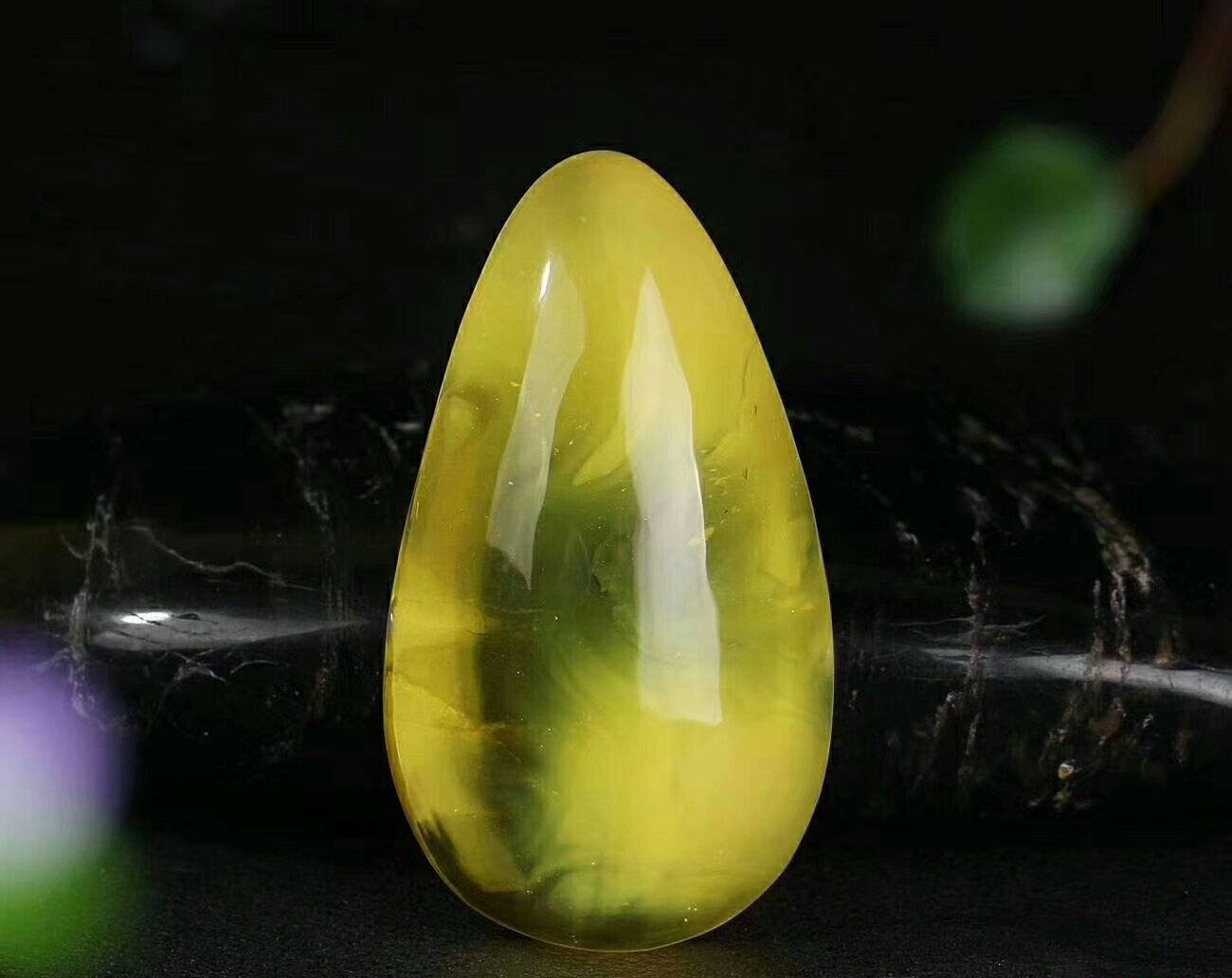 金絞蜜蠟多少錢一克，錯過了瘋漲的雞油黃，還想錯過金絞蜜么?