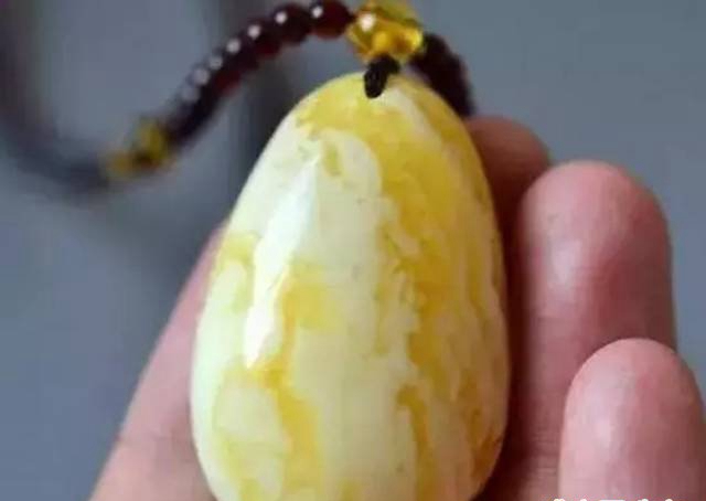 白蜜蠟和白花蜜蠟，應該說蘿卜白菜各有所愛！