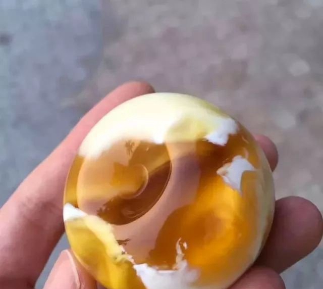 金絞白花蜜蠟什么價，25萬天價成交記錄還能保持多久？