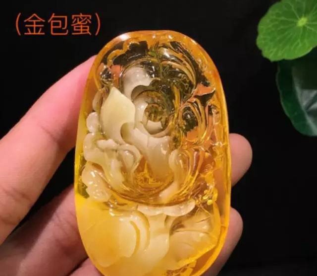 金包蜜和純蜜蠟哪個貴，論價格還是它更貴！