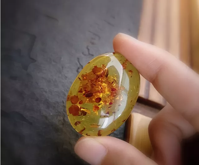 永無止境的科普—天然花珀價格，以及如何保養！