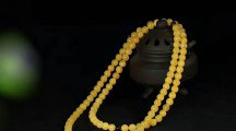 黃雞油蜜蠟多少錢一克，什么樣的蜜蠟才稱得上雞油黃呢？