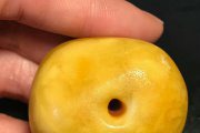 老蜜蠟手串多少錢一克，看完文章你告訴我！