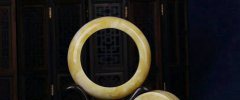 新疆蜜蠟手鐲價格及圖片，蜜蠟手鐲怎么保養？