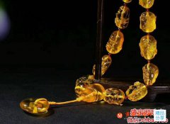 清代翡翠金珀朝珠價格