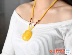 蜜蠟吊墜佩戴效果圖，不僅僅是好看！