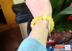 女人戴蜜蠟的好處，它戴來的不僅是對身體呵護！