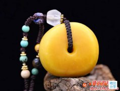 蜜蠟吊墜配什么鏈子好看，這幾種搭配簡直不要太美！