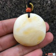 琥珀吊墜蜜蠟的價格