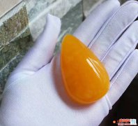 蜜蠟吊墜價格是多少錢一克,急,在線等!
