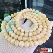 蜜蠟項鏈配飾有講究，這樣戴才好看！