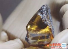 琥珀是石頭嗎，答：它可不是一般的石頭！