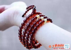 血珀和石榴石哪個好，聽說女人的眼光不一樣！