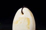 俄料白花蜜蠟吊墜克價多少才算合理？