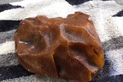 白蜜蠟原石多少錢一克，怎樣挑選白蜜蠟原石？