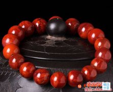 在這南紅盛行的時代，不知道火焰紋南紅可就落伍啦