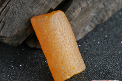 蜜蠟原石有假的嗎，答案可能會讓你很失望！