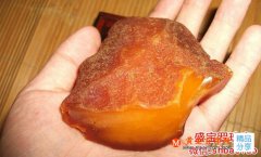 新蜜蠟原石多少錢一克，這些內幕你應該知道！