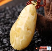 白花蜜蠟平安扣，集美麗與靈性于一身的寶石！