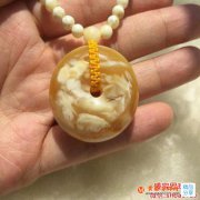 白花蜜蠟沒有拋光的樣子，你可曾見過！
