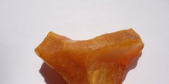琥珀原石的價格，也是要看品質的！