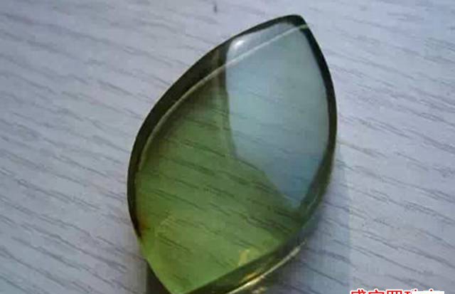 琥珀是什么顏色，這和它的形成環境分不開！