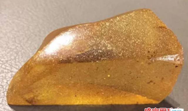 琥珀原石鑒定，別傻了，還以為琥珀原石不造假啊！