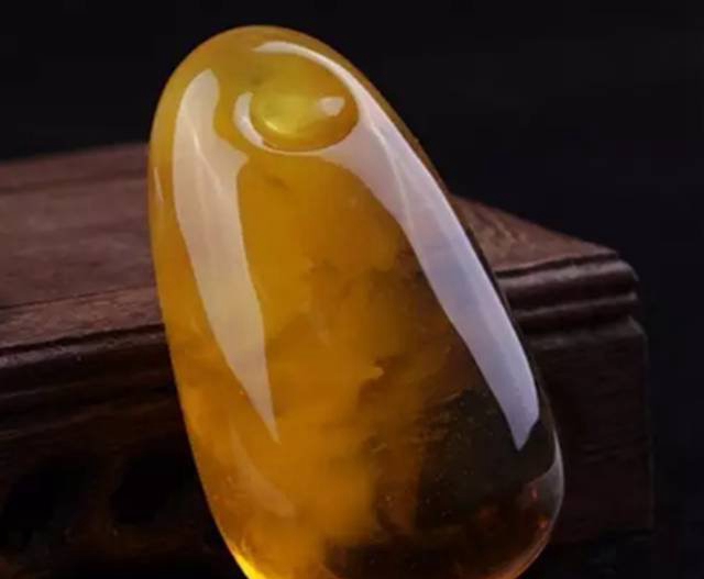 如何鑒別琥珀的真假，會用這五種方法的人還很少！