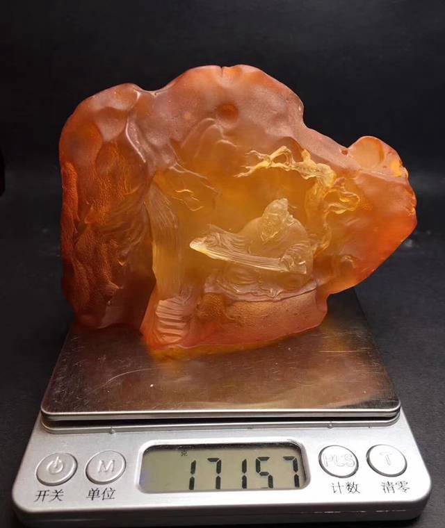 100克左右的琥珀原石價格多少錢一克？