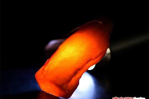 4大真相告訴你，琥珀原石價格暴跌絕不可能發生！