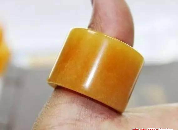 最全的蜜蠟男士戒指圖片大全，總有你喜歡的一款！