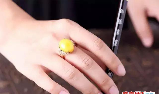 蜜蠟戒指蛋面怎么挑選？了解這些能讓你少走彎路！